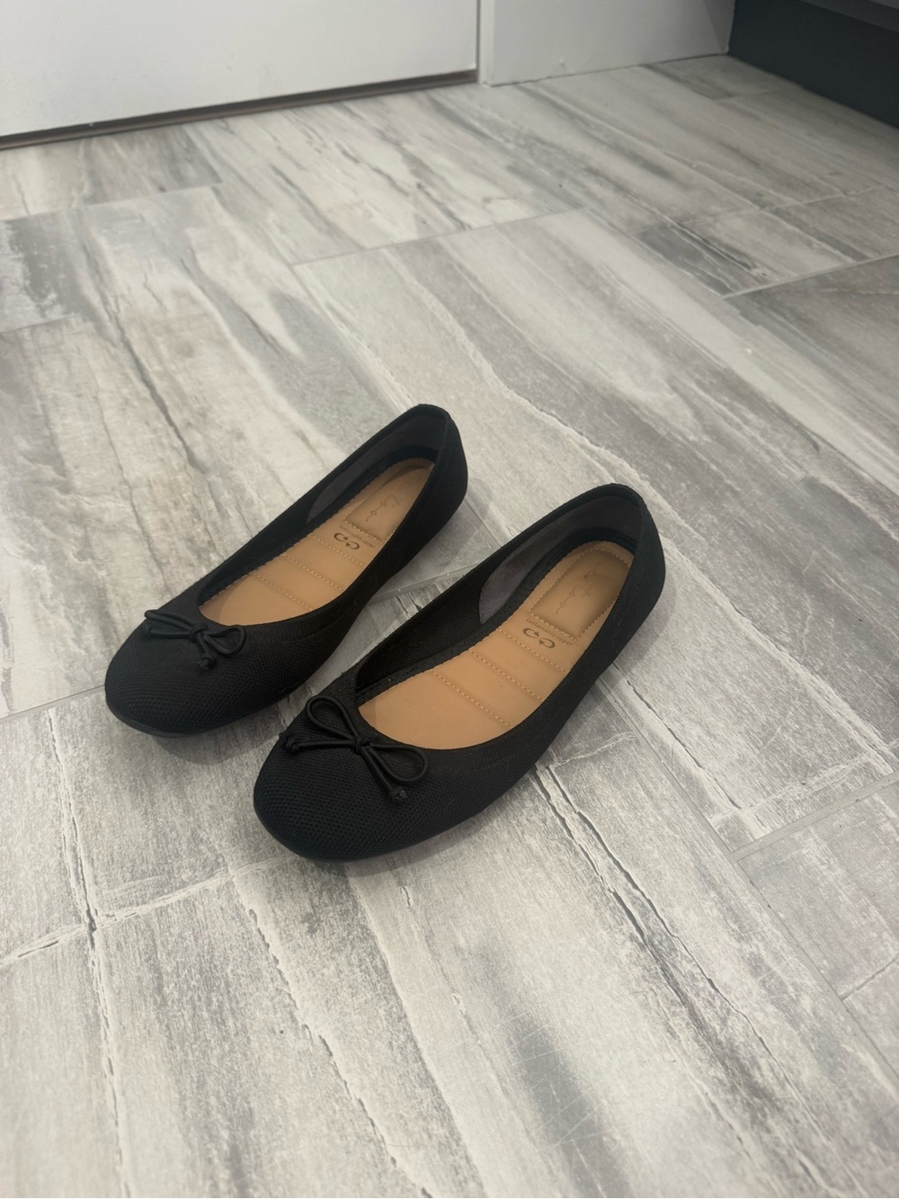 Classic Women's Black Ballet Flats with Bow